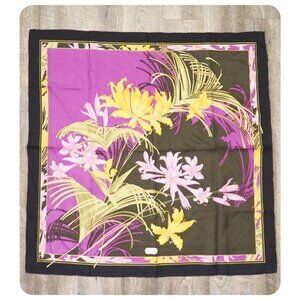Vintage Basile Floral Silk Scarf Approx. measurements : 34.5”x34.5”